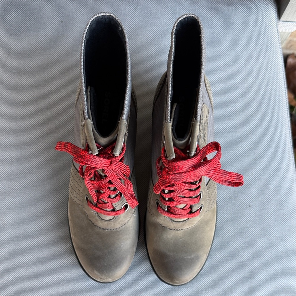 Sorel Lexie Women's Gray and Red Lace-Up Boots - Picture 5 of 11